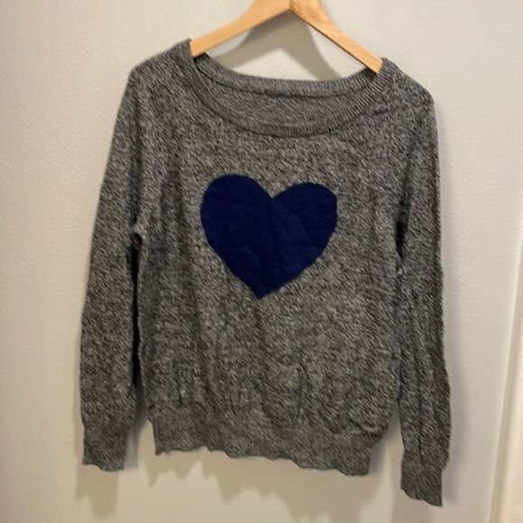 Sweaters - Woman’s grey sweater with a blue heart